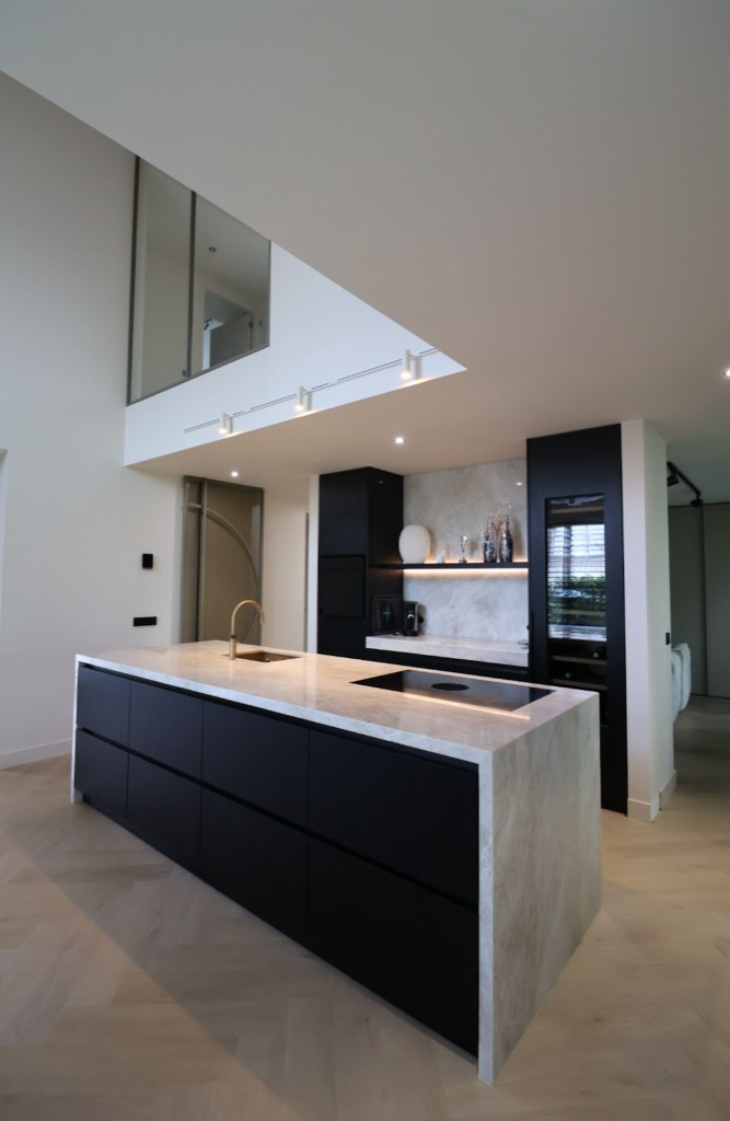 Witte woning — buitenaanzicht